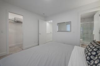 Townhome with Free Parking, Near Downtown - 4