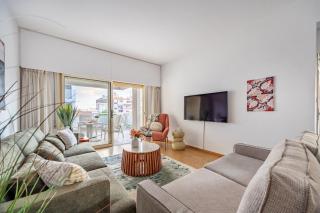 Lena Court - Spacious 3bdr, City Views - 5