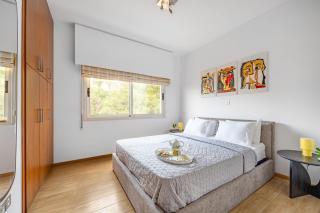 Lena Court - Spacious 3bdr, City Views - 2