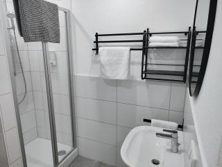 Bruchsal Business Apartment - Schreibtisch - Smart-TV - 1