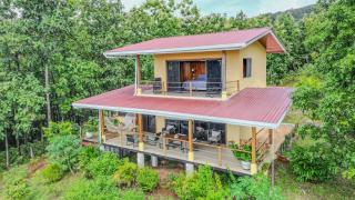 Refugio entre montañas donde el tiempo se detiene - 3