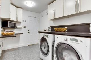 Charming 4 bedroom House - 7