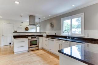 Charming 4 bedroom House - 4