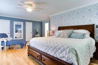 Charming 4 bedroom House - 2