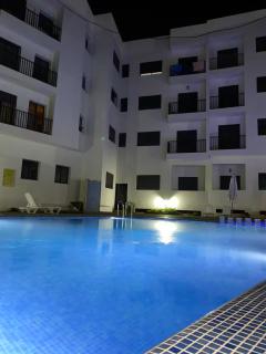 Appartement Moderne avec Piscine - 4