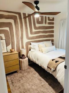 Casa Aloha Designer Condo w Oceanfront Pool - 1