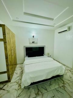 Urban Crest Apartments - 4