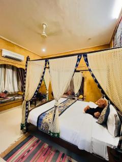 Hotel Royal Lakhina - 8