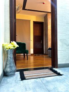 Self Check-in 1BHK Gulberg Greens - 7