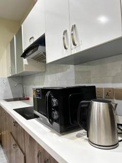 Self Check-in 1BHK Gulberg Greens - 6