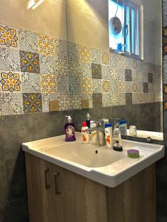 Self Check-in 1BHK Gulberg Greens - 2