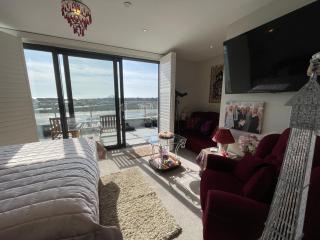Special Occasion, Stunning sea view balconied suite - 4
