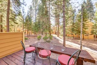 2 Mi to Diamond Peak! Corner-Unit Condo with Hot Tub - 9