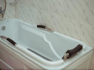 Royaltron Apartment Services - 9