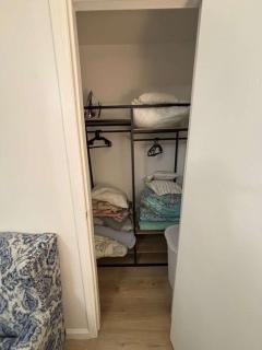 Entire Cozy Apartment Fully Renovated Modern Style - 2