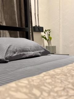 Santo Bambino Homestay - Neat AC Rooms Close to the Beach - 5