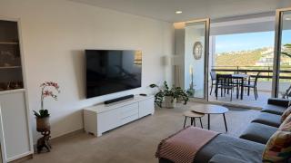 Sunny 3-Bedroom Apartment - 9