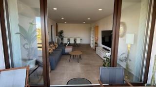 Sunny 3-Bedroom Apartment - 8