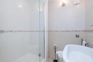 Bright and Spacious 3BDR Loft by Tooting Broadway - 4