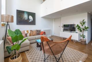 Bright and Spacious 3BDR Loft by Tooting Broadway - 2