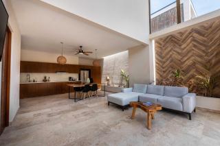 Contemporary 2BR Villa with Rooftop Lounge & Pool - 0