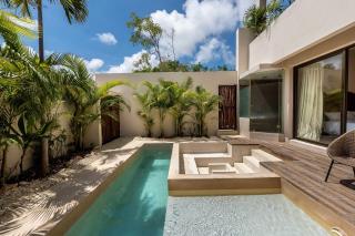 Contemporary 2BR Villa with Rooftop Lounge & Pool - 0