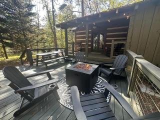 Eclectic Cabin - 5 Mins to DeSoto Park & Falls - 3