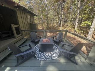 Eclectic Cabin - 5 Mins to DeSoto Park & Falls - 8