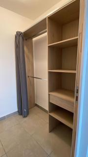 Bas de villa F2 neuf avec terrasse et piscine - 6