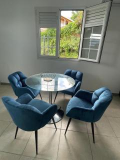 Bas de villa F2 neuf avec terrasse et piscine - 1