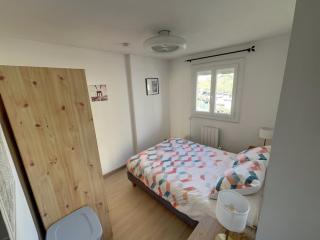 Superbe F2 climatisé traversant vue port 2 étoiles - 6