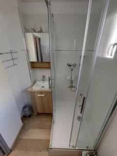 Superbe F2 climatisé traversant vue port 2 étoiles - 4