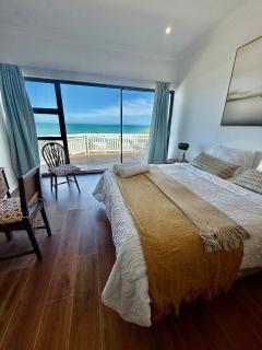 Skye Beachfront Villa - 9