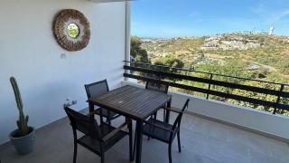 Sunny 3-Bedroom Apartment - 3