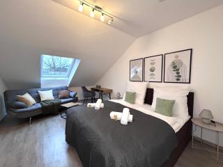 Goltan Apartment - 9 Personen, 3 Bäder, Parkplatz, WIFI - 0