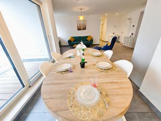 Relaxing 3BR Stay with terrace and parking - 5
