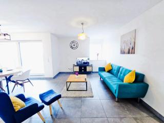 Relaxing 3BR Stay with terrace and parking - 9