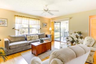 Lanai and Golf Cart The Villages Vacation Rental! - 5