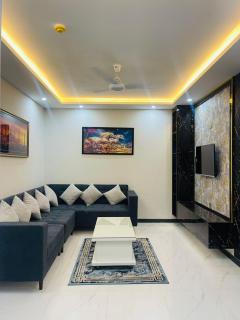 1 Bedroom Luxurious Apartment in Bahria town-Phase 8 - 4
