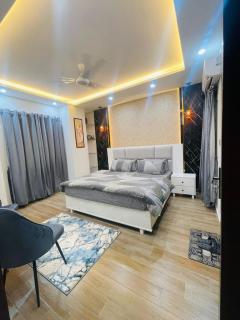 1 Bedroom Luxurious Apartment in Bahria town-Phase 8 - 5