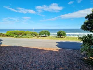 Skye Beachfront Apartment - 8