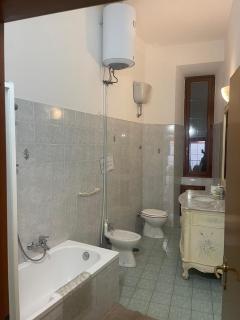 WHOLE HOLIDAY HOME APARTMENT FANTASTIC CIVITAVECCHIA da Pamino & Priscilla con due Camere letto! - 2