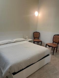 WHOLE HOLIDAY HOME APARTMENT FANTASTIC CIVITAVECCHIA da Pamino & Priscilla con due Camere letto! - 5