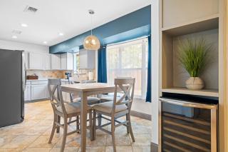 Spacious 4BR w Fenced Yard - 7