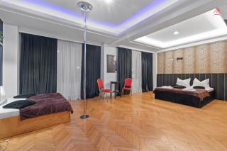 Stylish City Center Studios - 7