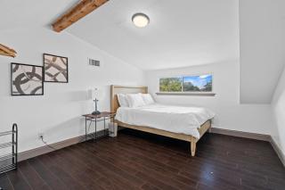 Spacious 4BR w Fenced Yard - 4