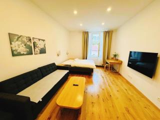 Phuong'Nest Modern Apartment near Old Town - Prague - 0