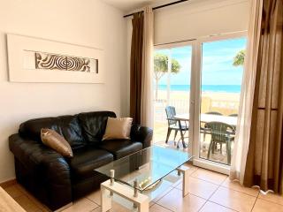 House in front of the beach - 2