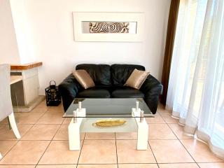 House in front of the beach - 3