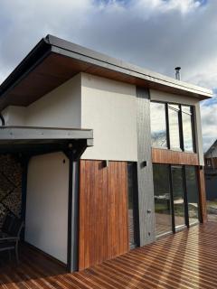 Domivka котедж із чаном-джакузі, каміном і кіно-зоною у Cлавську - 0